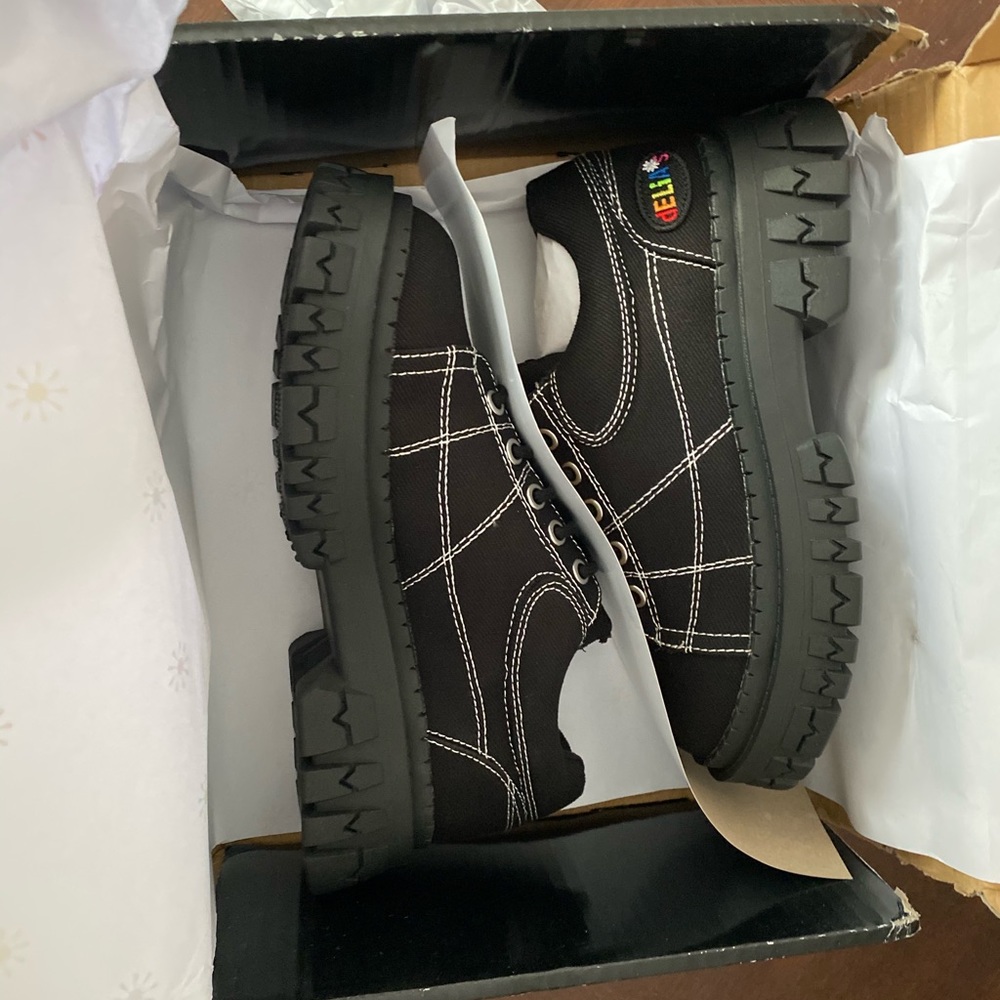 DELIAS WITCH WANNABE OXFORD SHOES